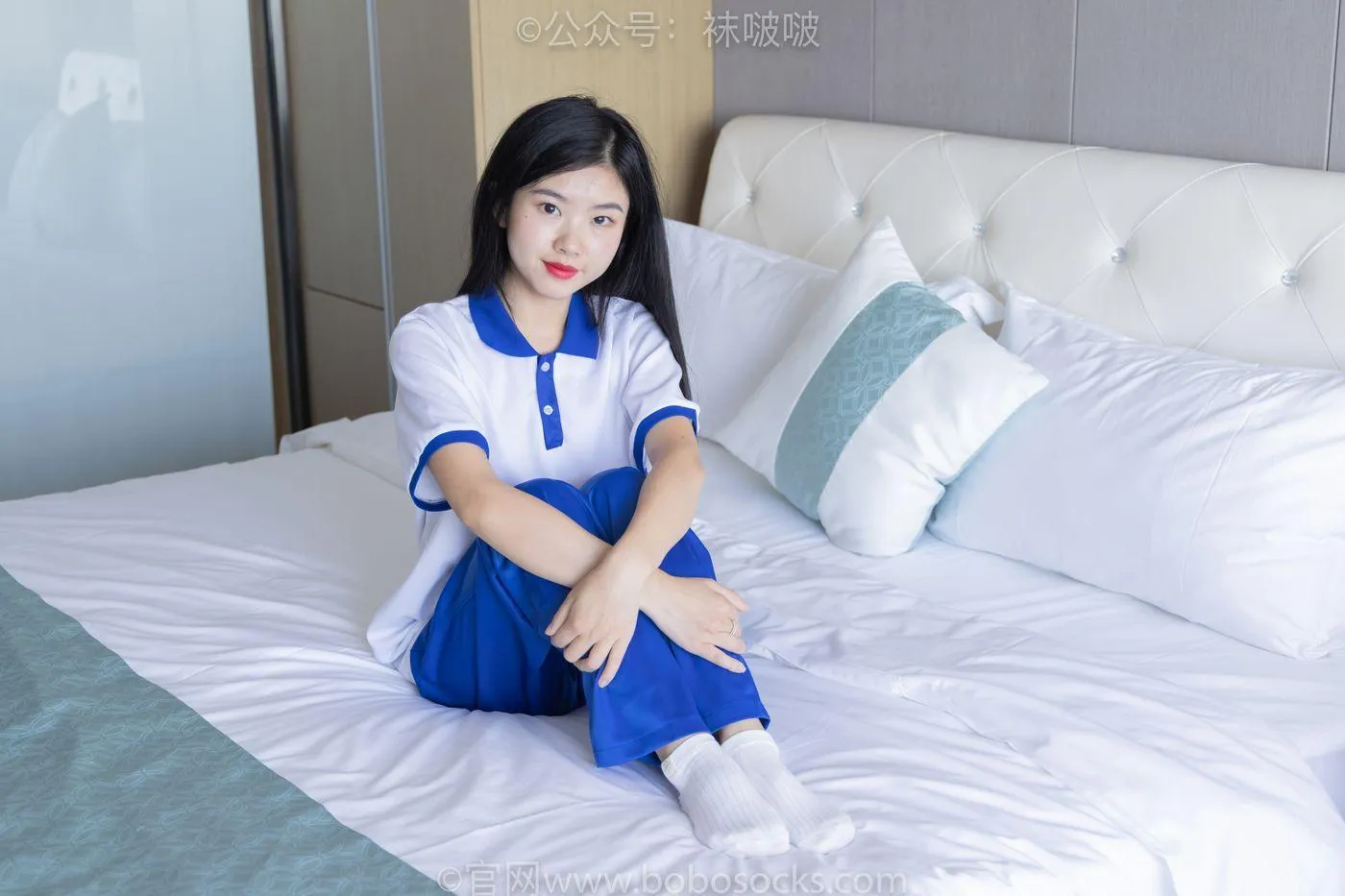 [BoBoSocks袜啵啵]NO.039 小奶熊-校服、vans帆布鞋、短白棉袜、裸足 [154P]插图5